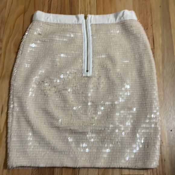 Women’s skirt, fun and sexy by Cache. Size 2 - Used Condition - Picture 4 of 6